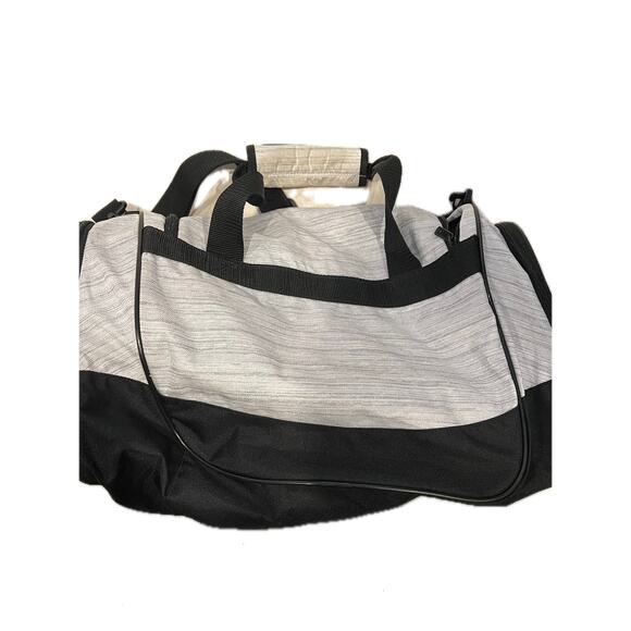 Adidas Defender Medium 20"x12"x10" White Black Duffel Bag - Picture 3 of 6